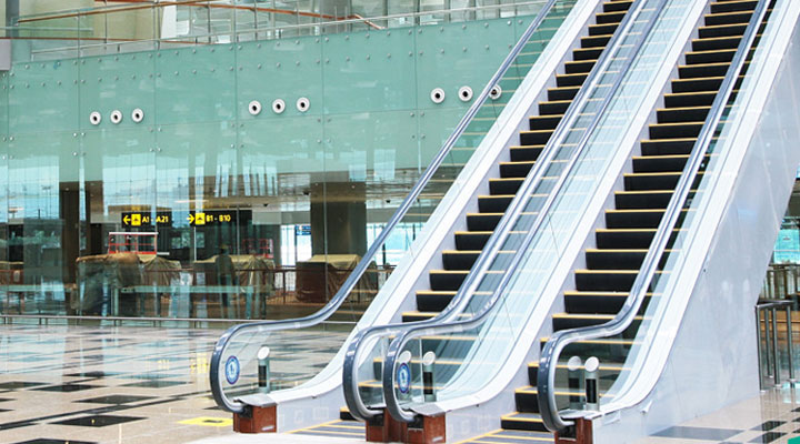 Thang máy cuốn hiện đại